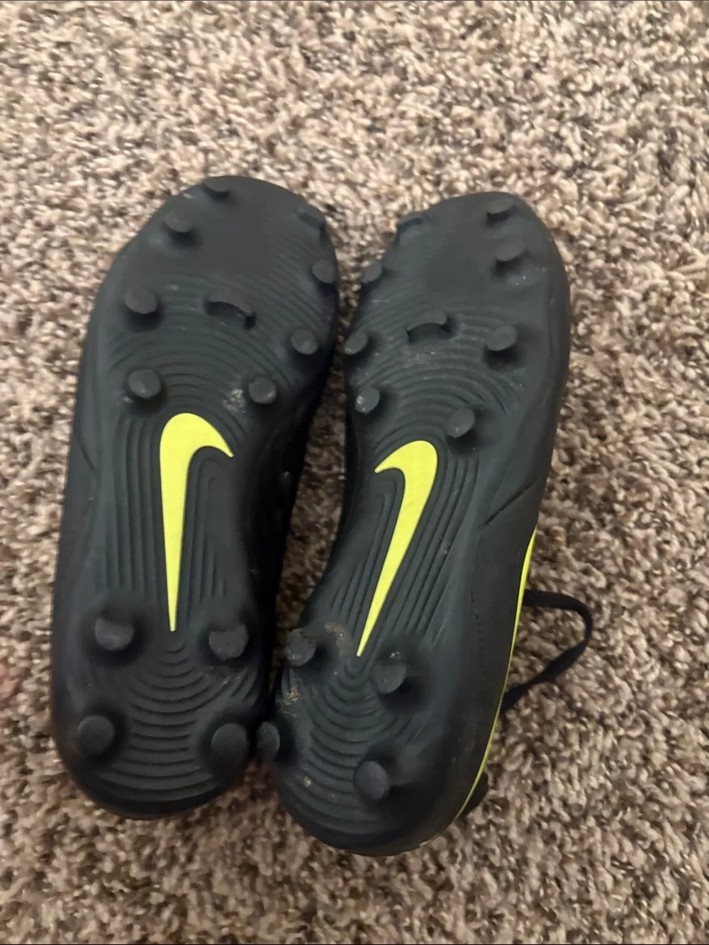 Nike Tiempo Legend 8 Club MG Kids Soccer Cleats Black Volt